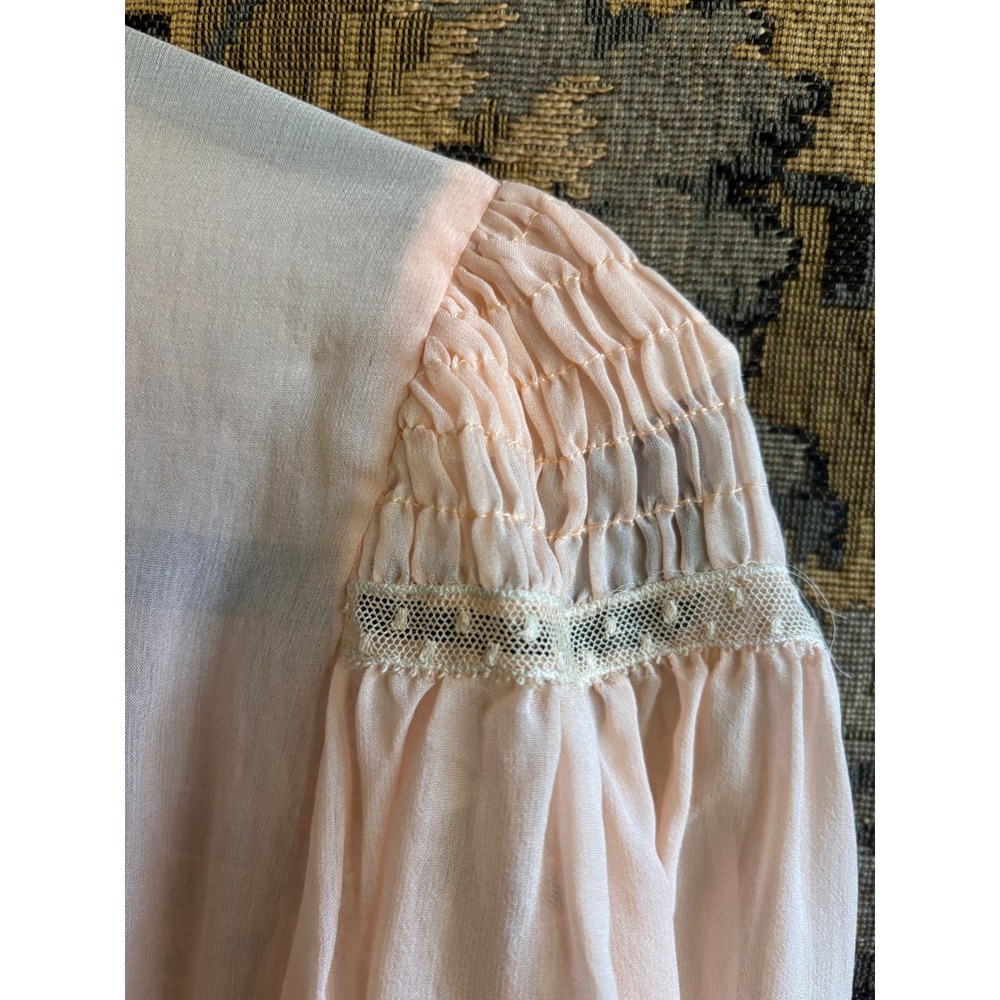 Vintage 30s 40s Pink Peach Smocked Chiffon Bed Jacket Lace Trim Capelet - Picture 7 of 8